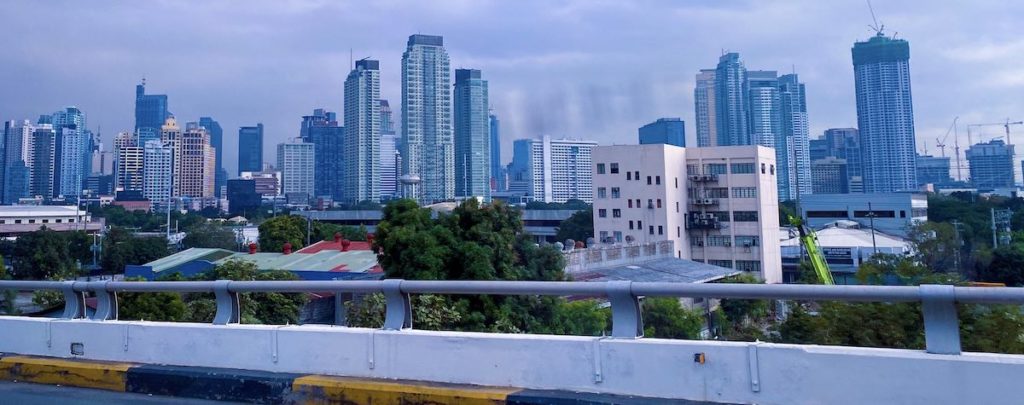 空港から現地までの移動方法